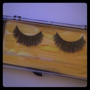 Mystery lashes